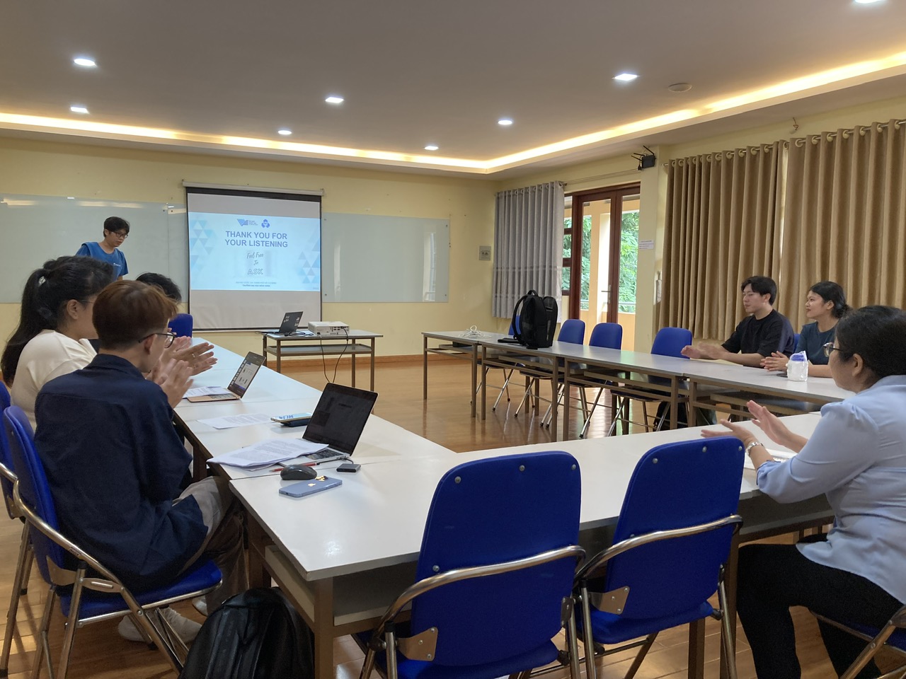 Giao lưu, chào đón, và trao đổi hướng nghiên cứu với du học sinh trườngKyushu (Nhật Bản)sinh trường