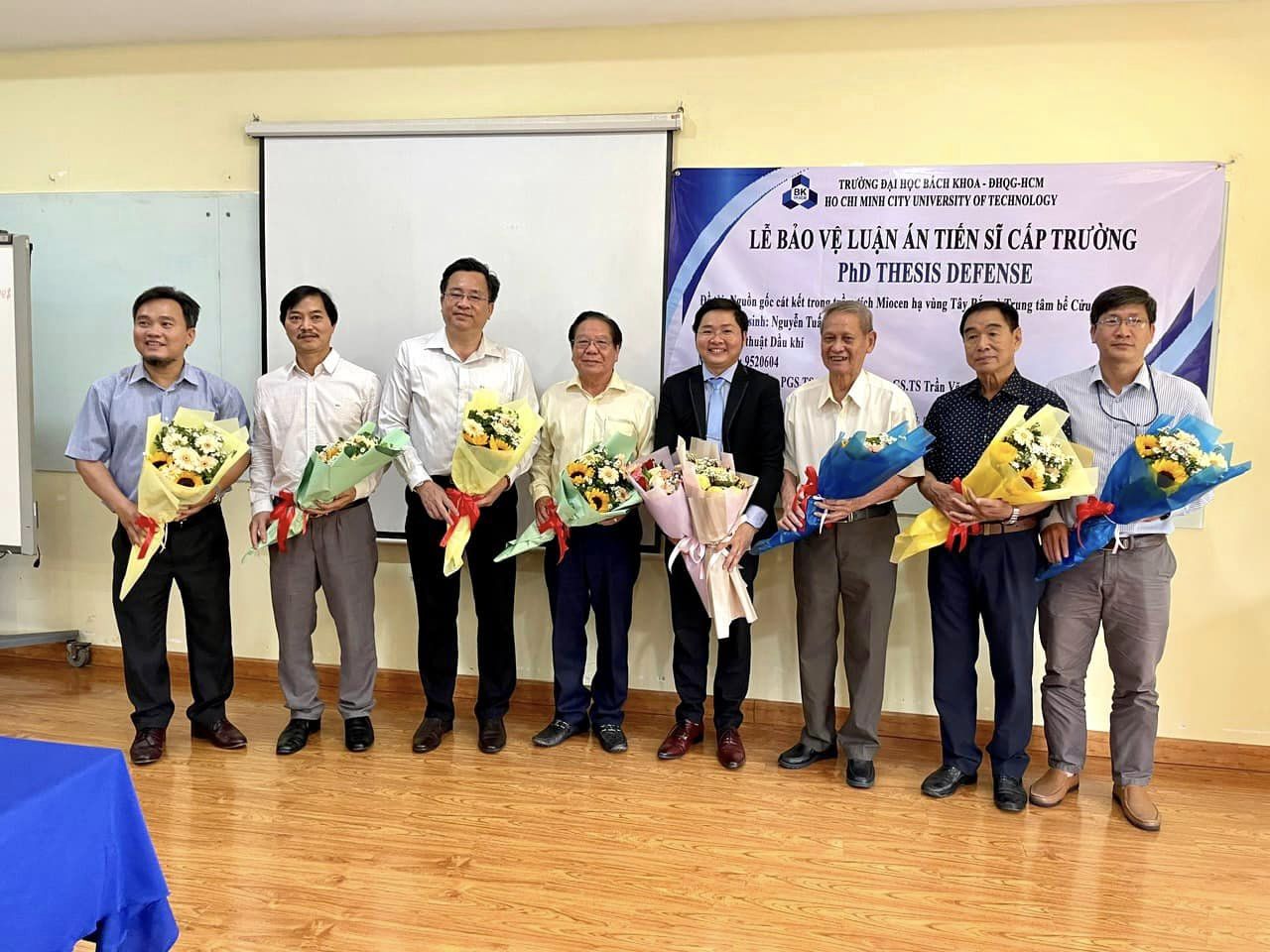 PhD candidate Nguyễn Tuấn successfully defended his doctoral dissertation at the university level